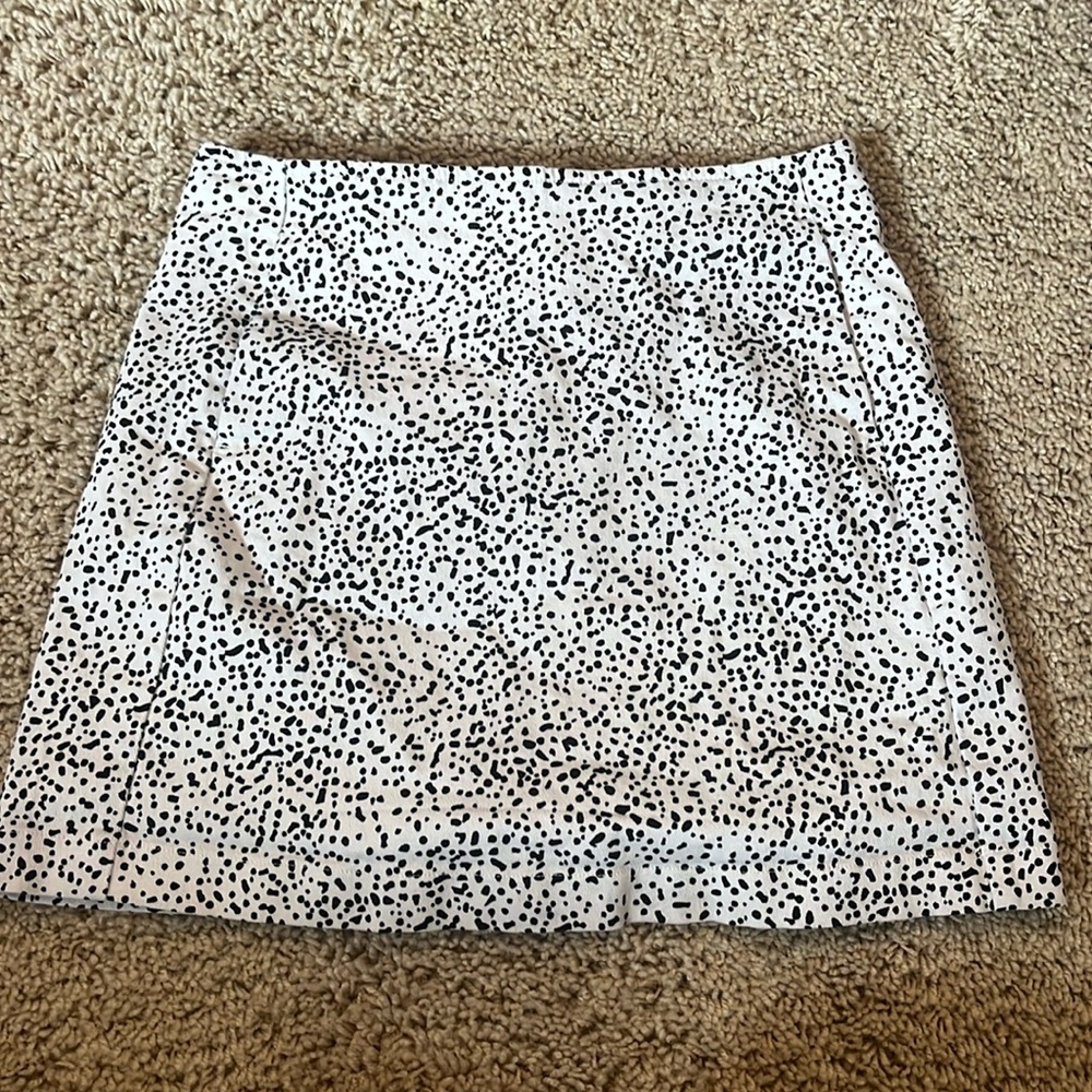 URBAN OUTFITTERS- black and white skirt
